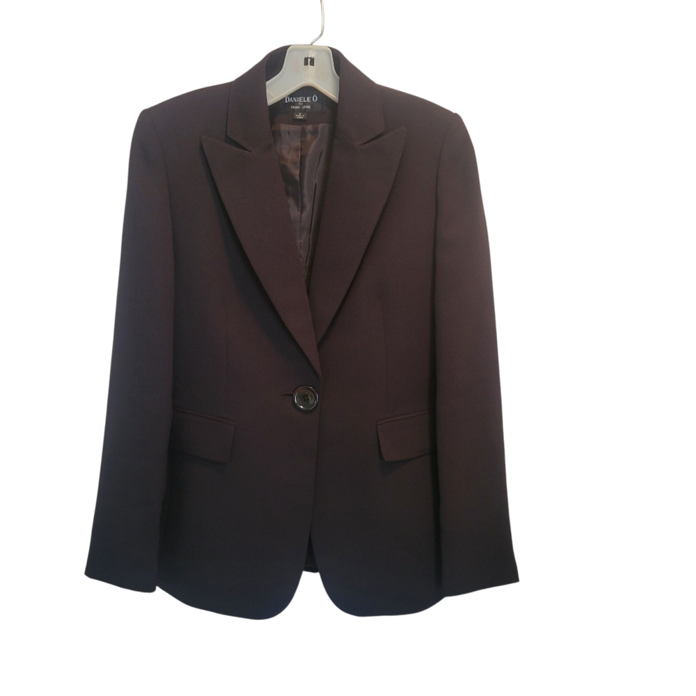 Black Women's Suit - Picture 2 of 3